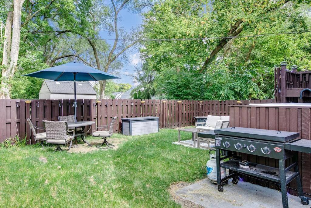 Walk To Nd, Hot Tub, Lux Kitchen, Pet Friendly Villa South Bend Exterior foto